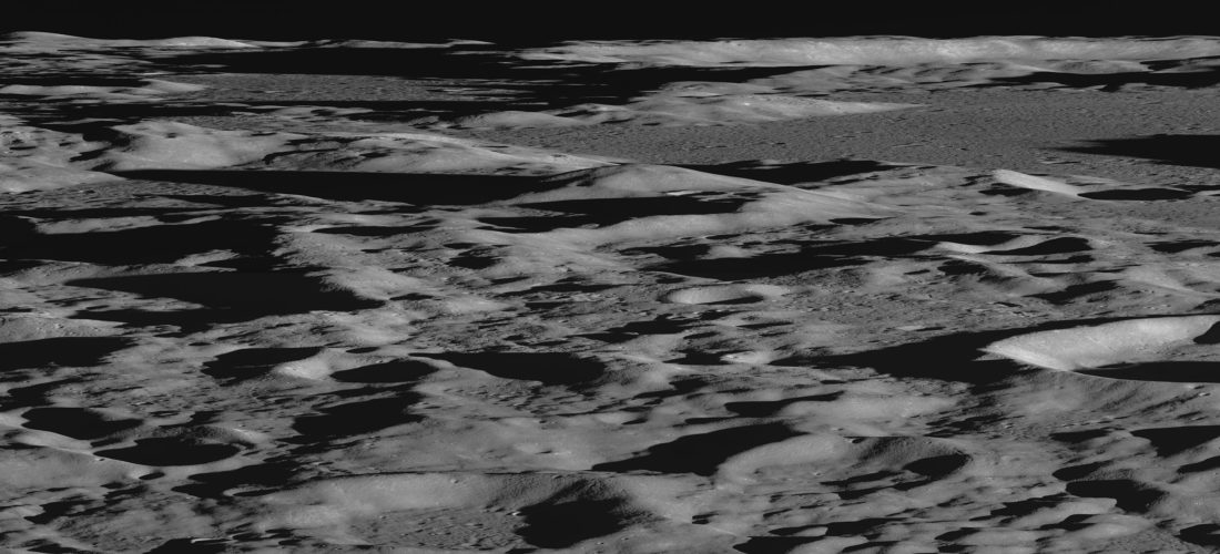 2560px-Limb_view_of_Moon_captured_during_LRO_commissioning_phase_(M106797147)